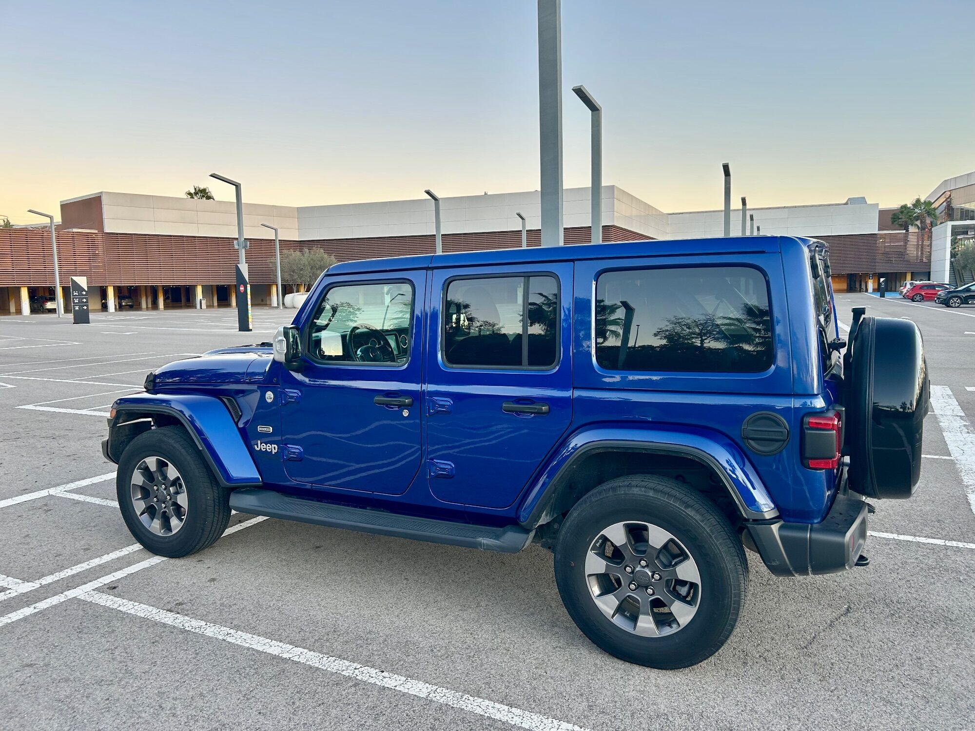 Foto del JEEP Wrangler Unlimited 2.0T GME Sahara 8ATX