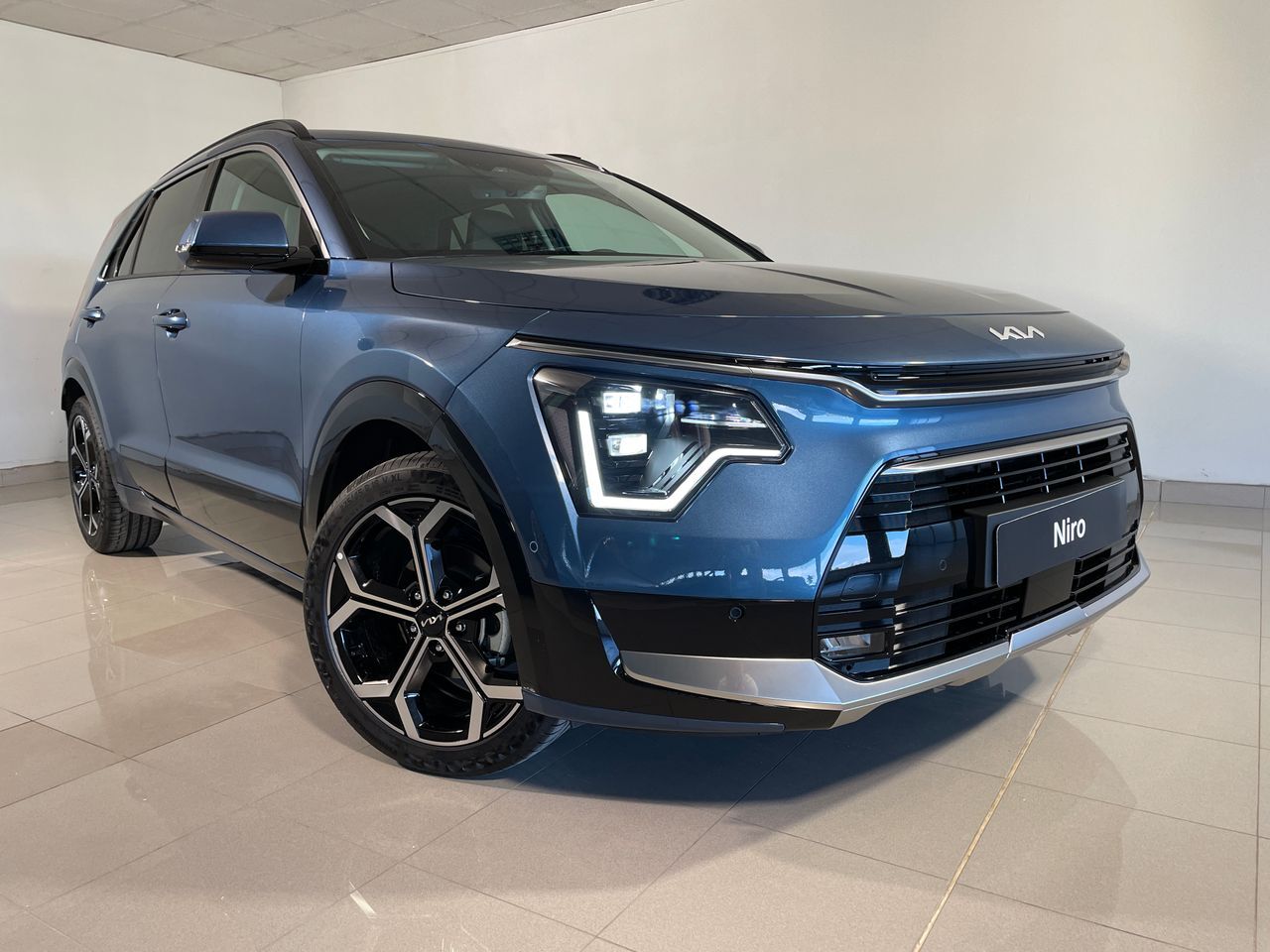 KIA Niro (1.6 GDi HEV 95kW (129CV) Emotion) en Valladolid