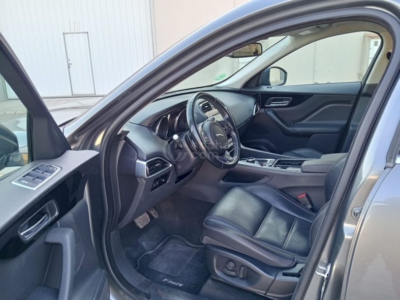 Foto del JAGUAR F-Pace 2.0i4D Portfolio Aut. AWD 180