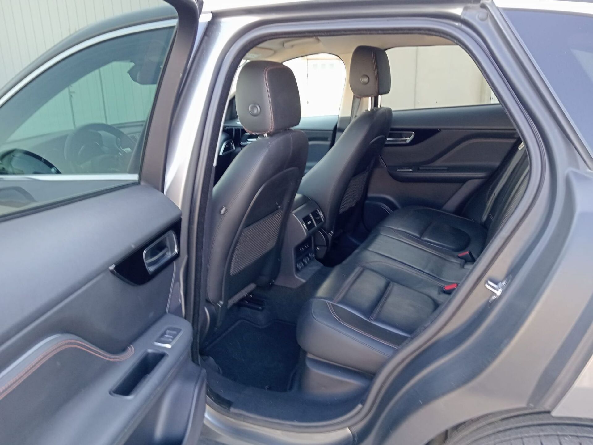 Imagen 2 de JAGUAR F-Pace