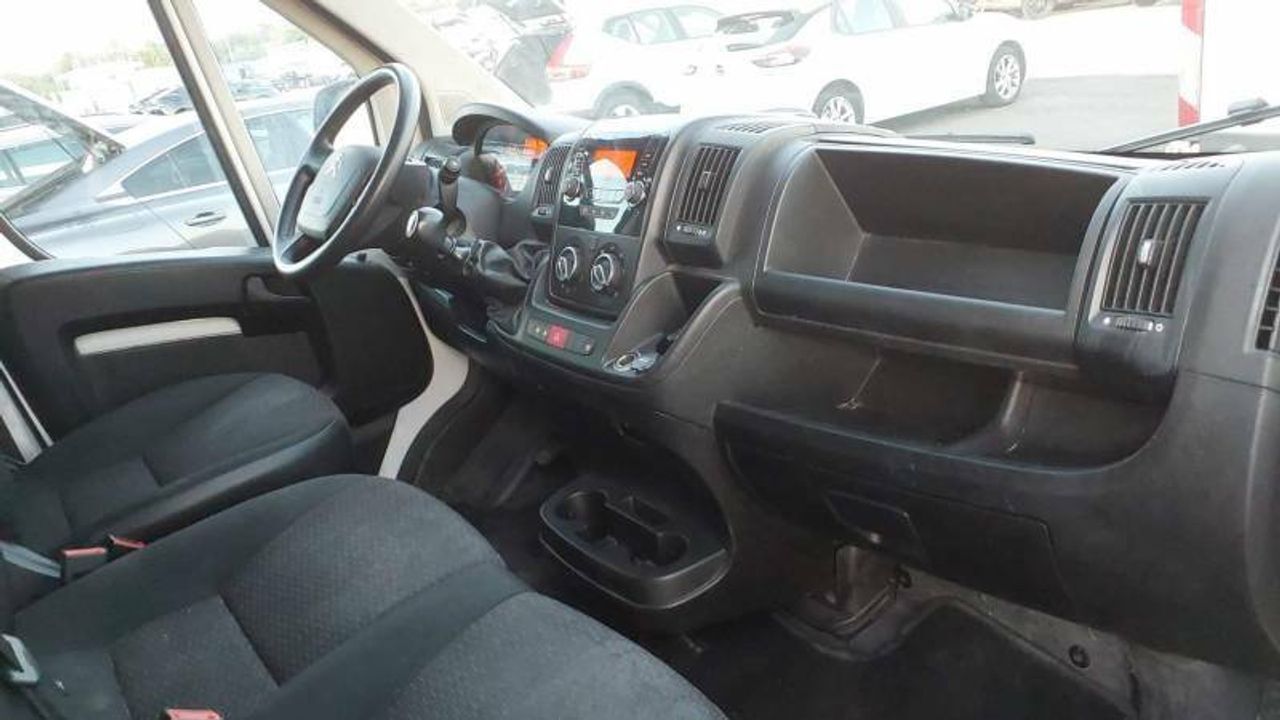 Foto del CITROEN Jumper Fg. 2.2BlueHDi 35 L3H3 S&S 140