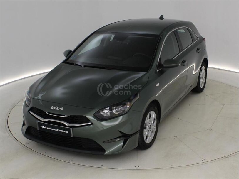 Foto del KIA Ceed 1.6 MHEV iMT Eco-Dynamics Drive 136