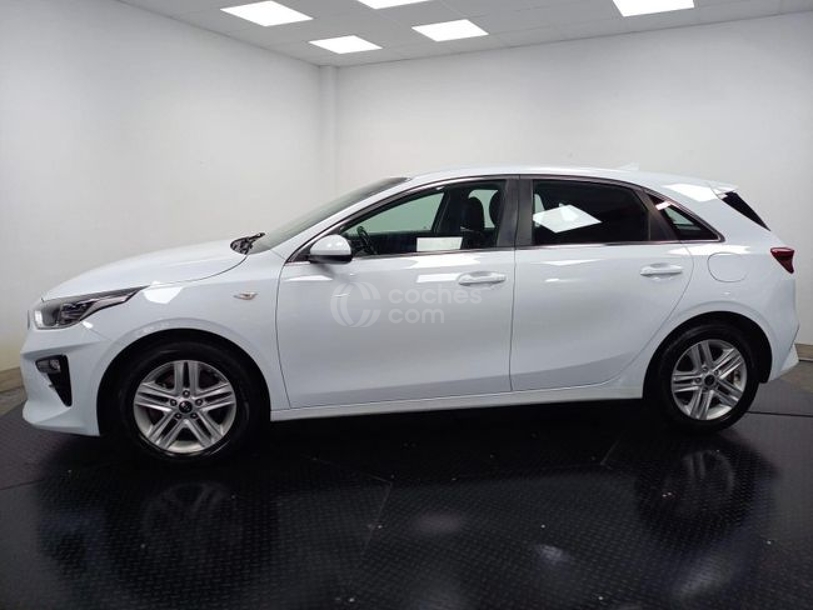Foto del KIA Ceed 1.6 MHEV iMT Tech 136