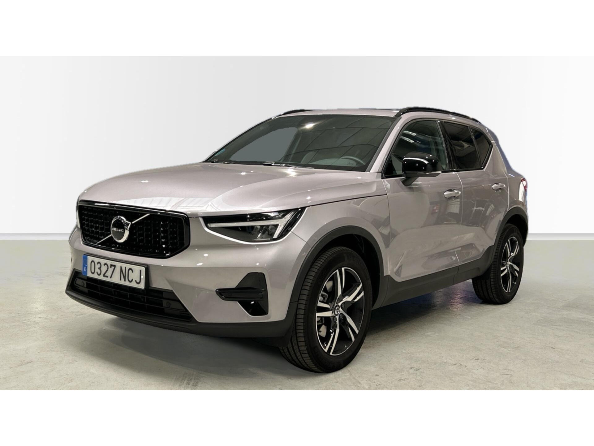 VOLVO XC40 (B3 G Plus Dark Auto 120 kW (163 CV)) en Madrid