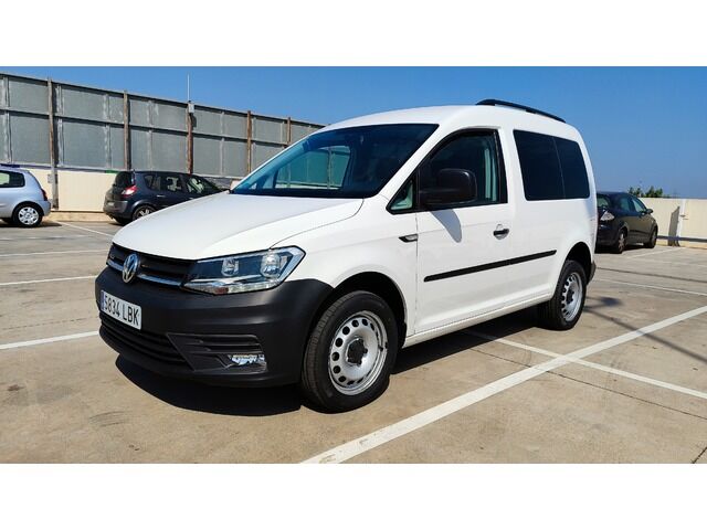 VOLKSWAGEN Caddy (Trendline 2.0 TDI BMT 4Motion 90 kW (122 CV)) en Barcelon
