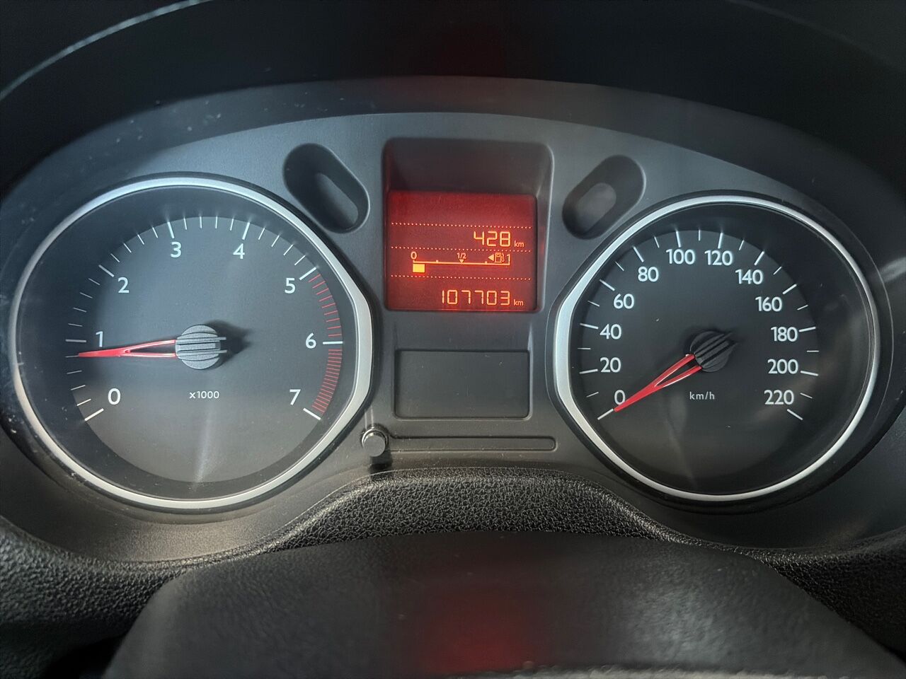 Foto del CITROEN C-Elysée 1.6BlueHDi Exclusive 100