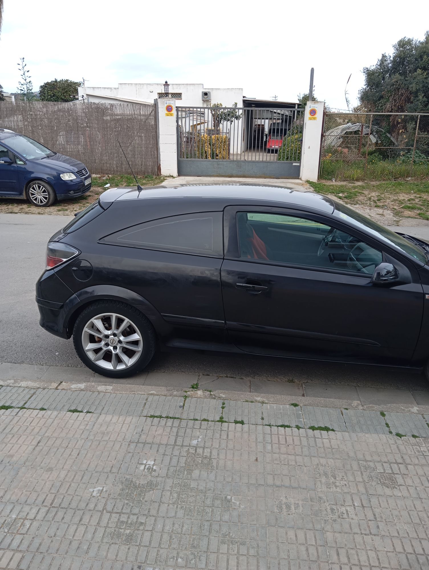 Foto del OPEL Astra GTC 1.8 16v Sport 140