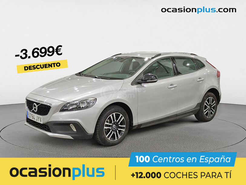 Foto del VOLVO V40 Cross Country D2 Momentum Aut. 120