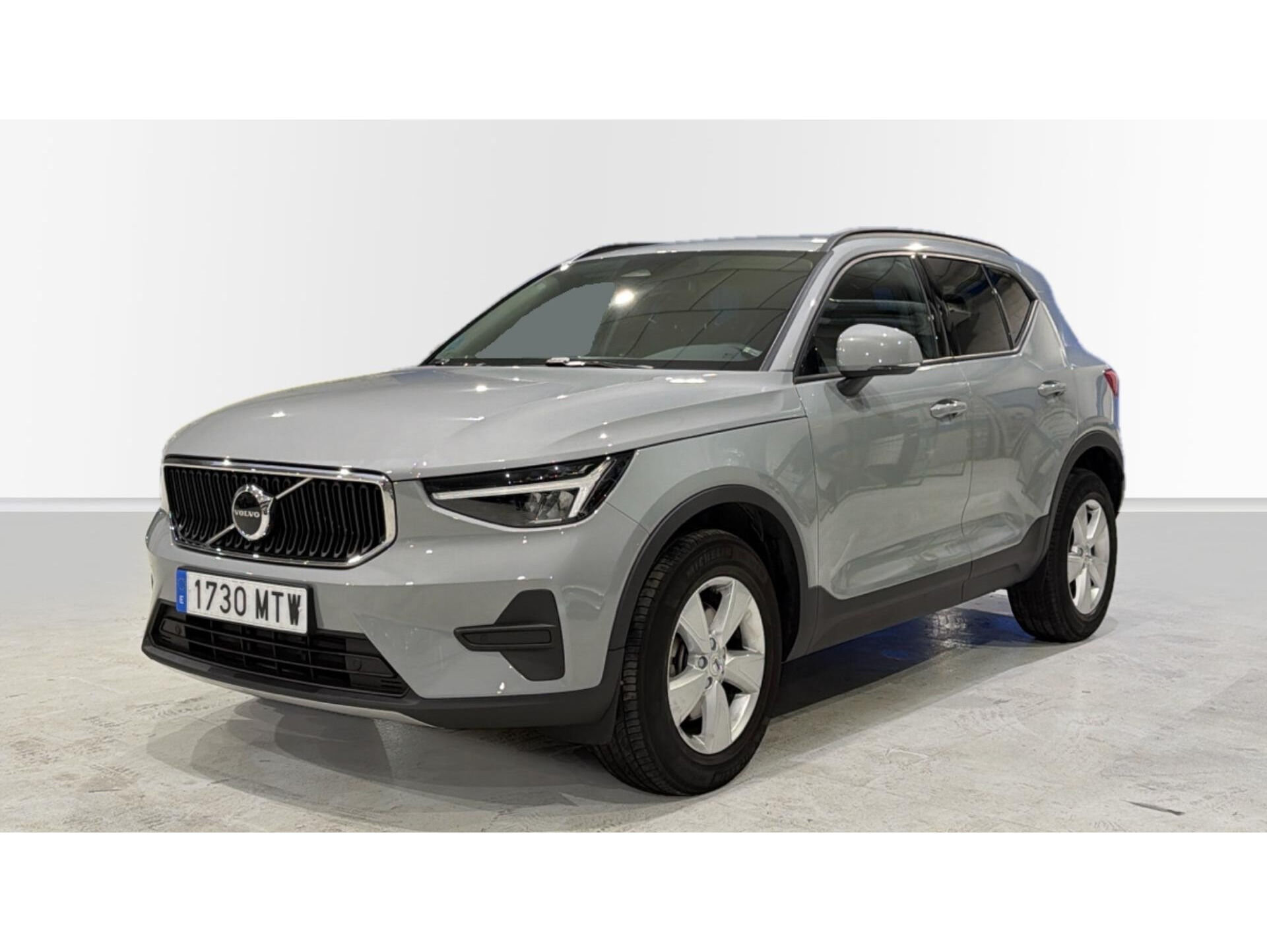 VOLVO XC40 (B3 G Essential Auto 120 kW (163 CV)) en Madrid