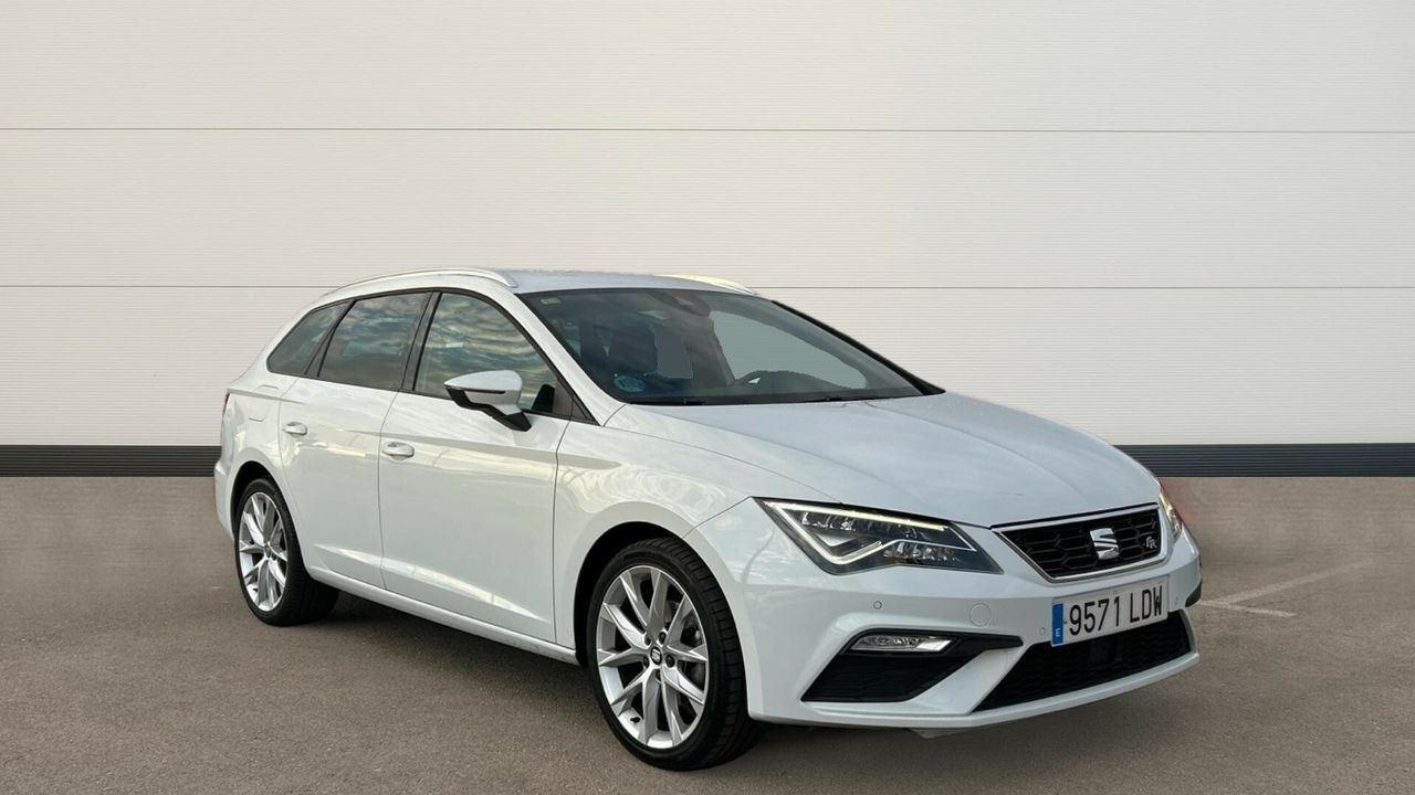 SEAT León (SEAT León 1.5 TGI GNC DSG7 FR Fast Edition Plus 130) en Madrid