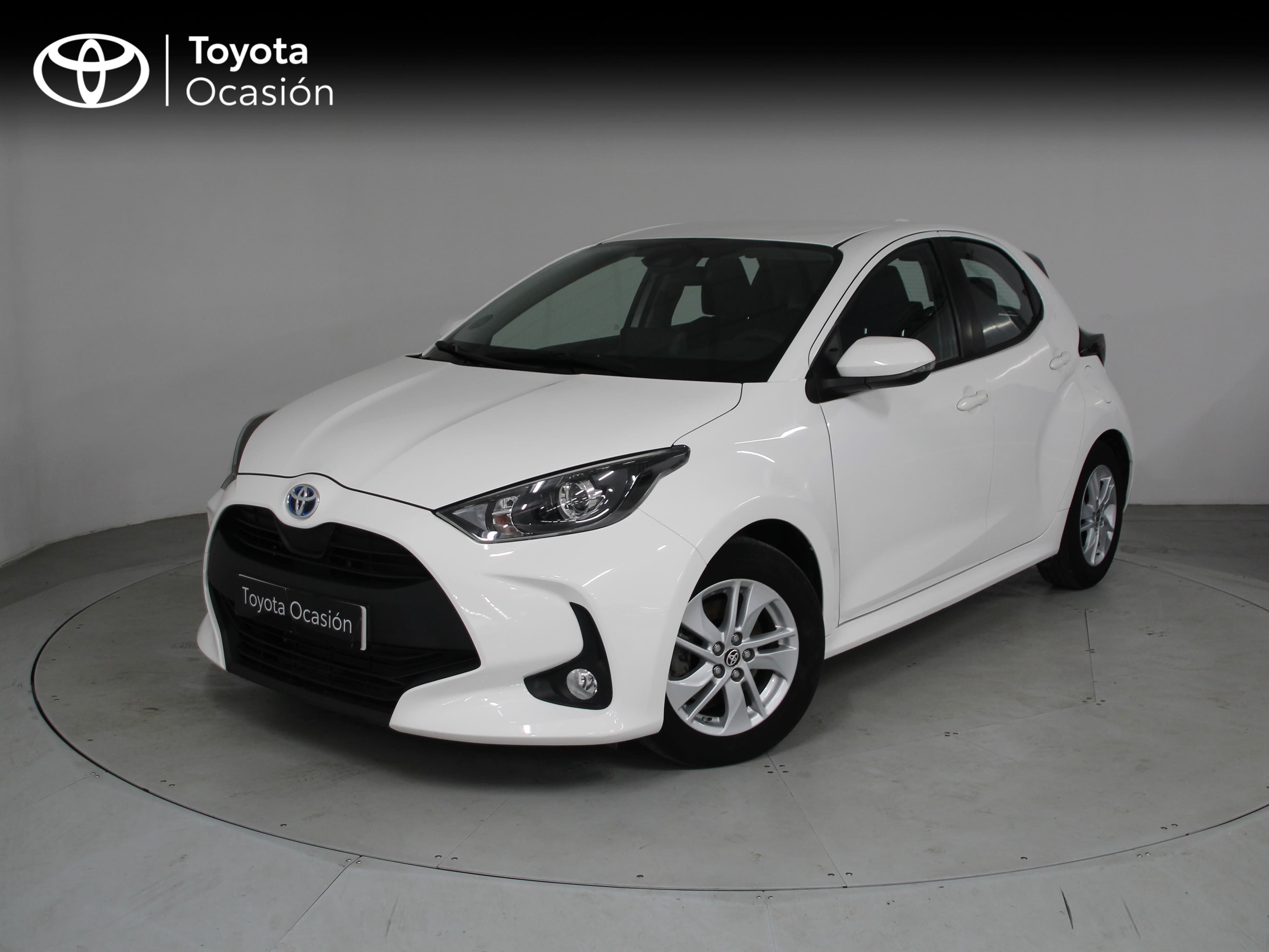 TOYOTA Yaris (1.5 120H Business Plus) en Barcelona