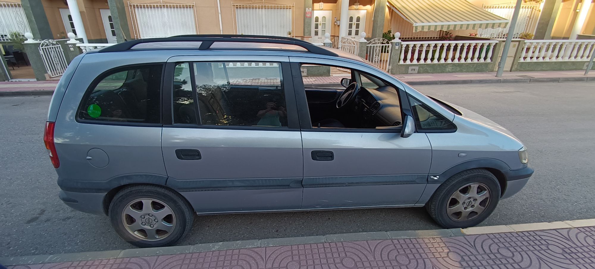 Foto del OPEL Zafira 2.0DI 16v Elegance