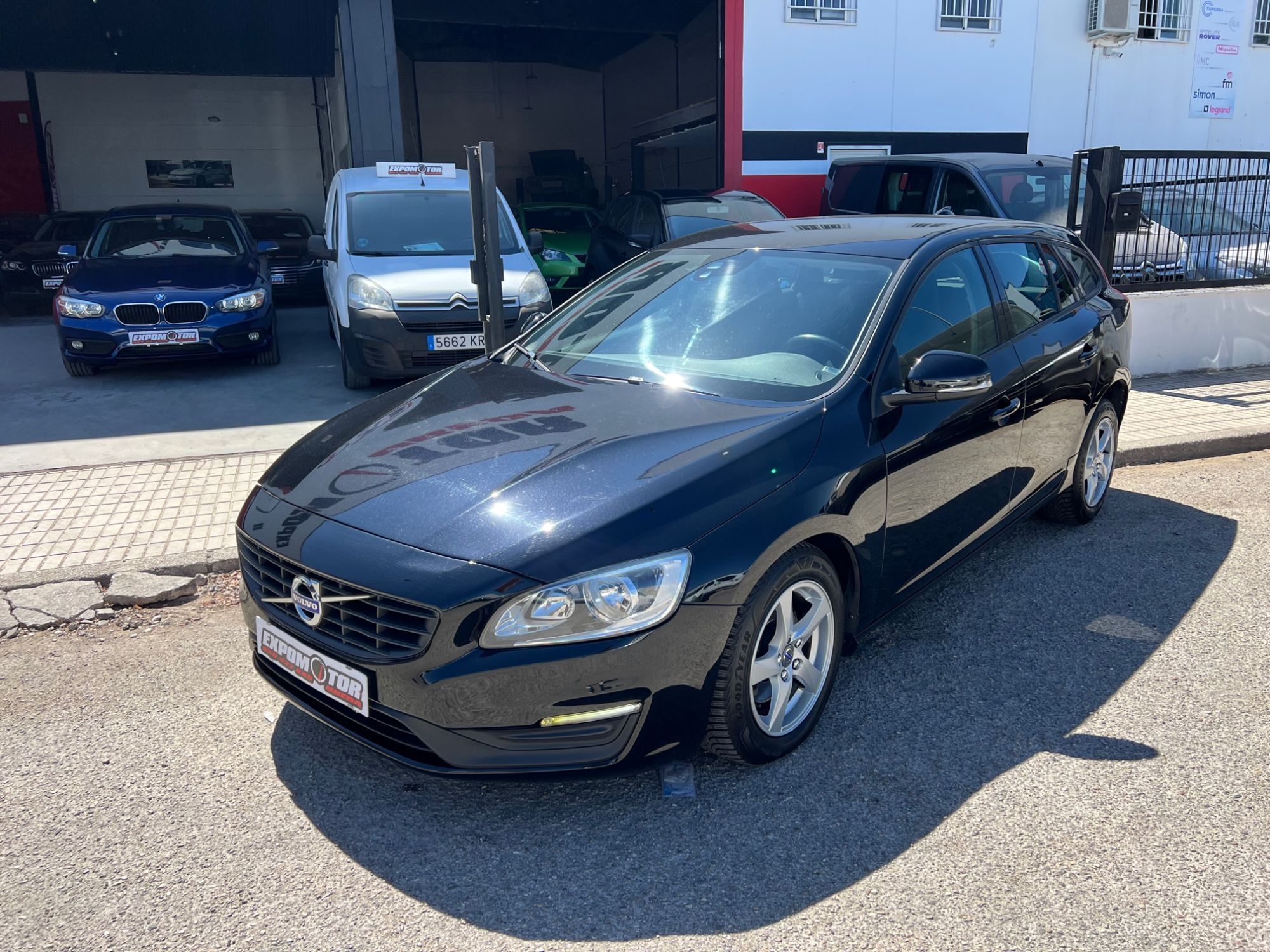VOLVO V60 (D2 Kinetic 120) en Jaén