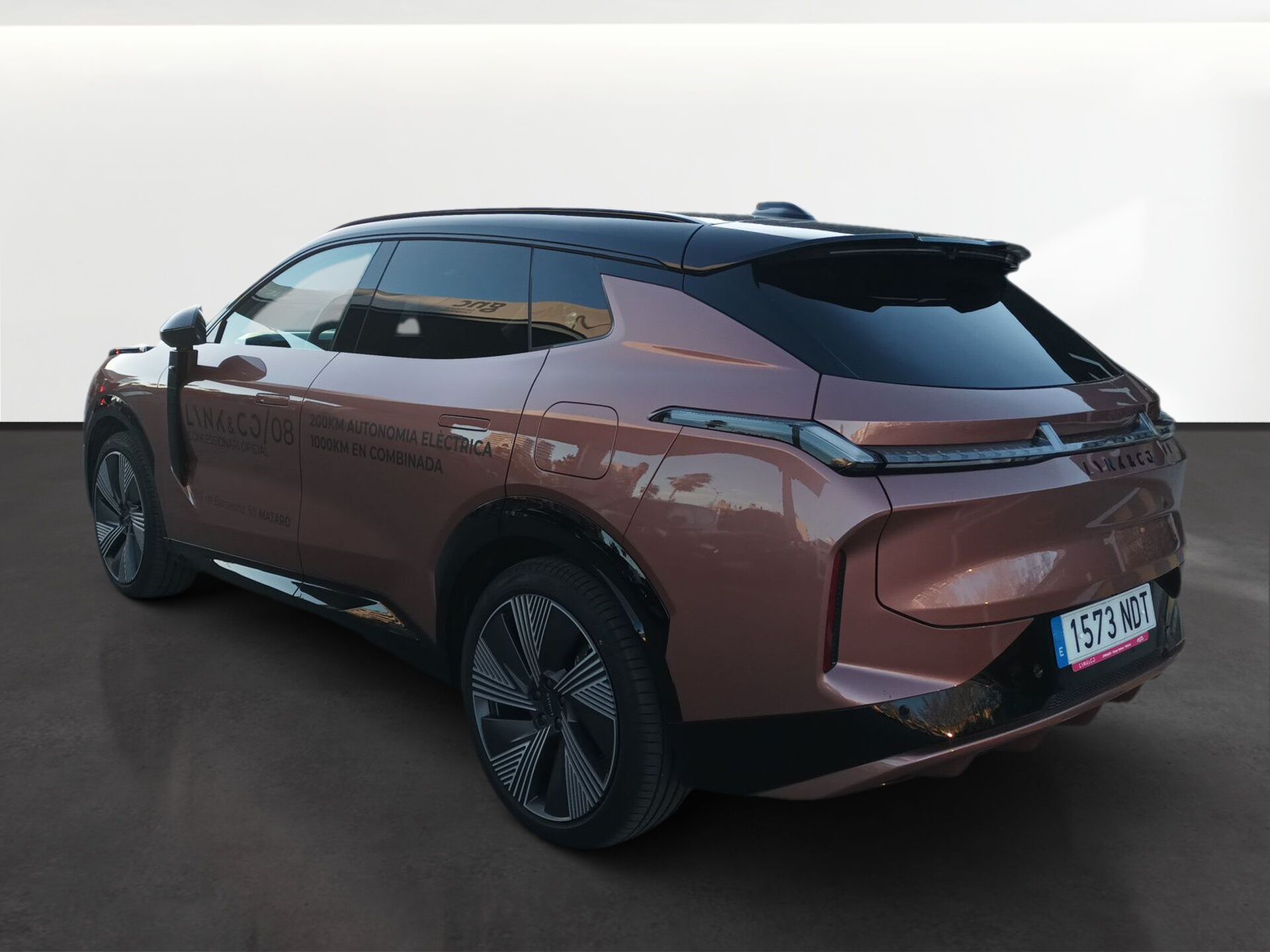 Imagen 2 de LYNK & CO 08