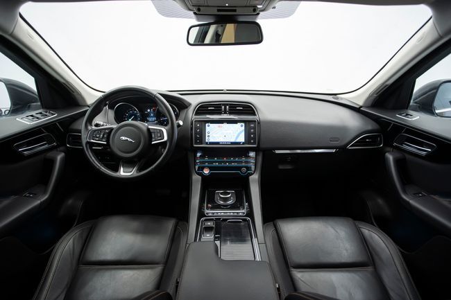 Foto del JAGUAR F-Pace 2.0i4D Prestige Aut.RWD 180