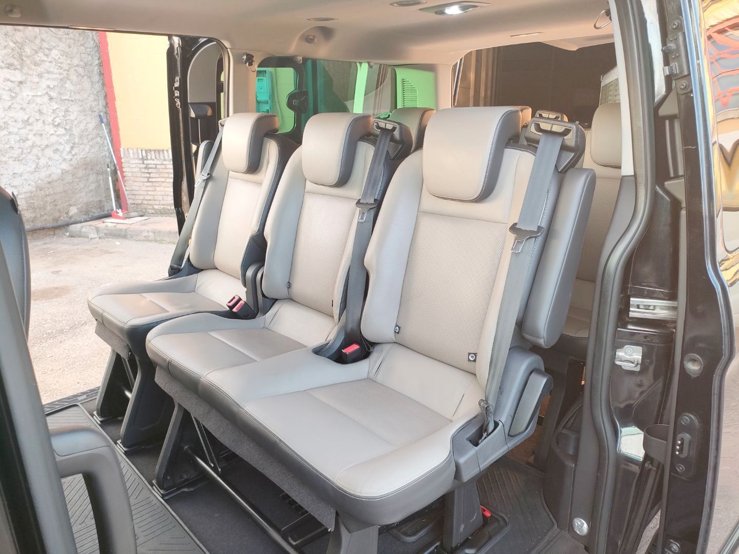 FORD Tourneo Custom (FT 300 L1 Tourneo Titanium 155) en Sevilla