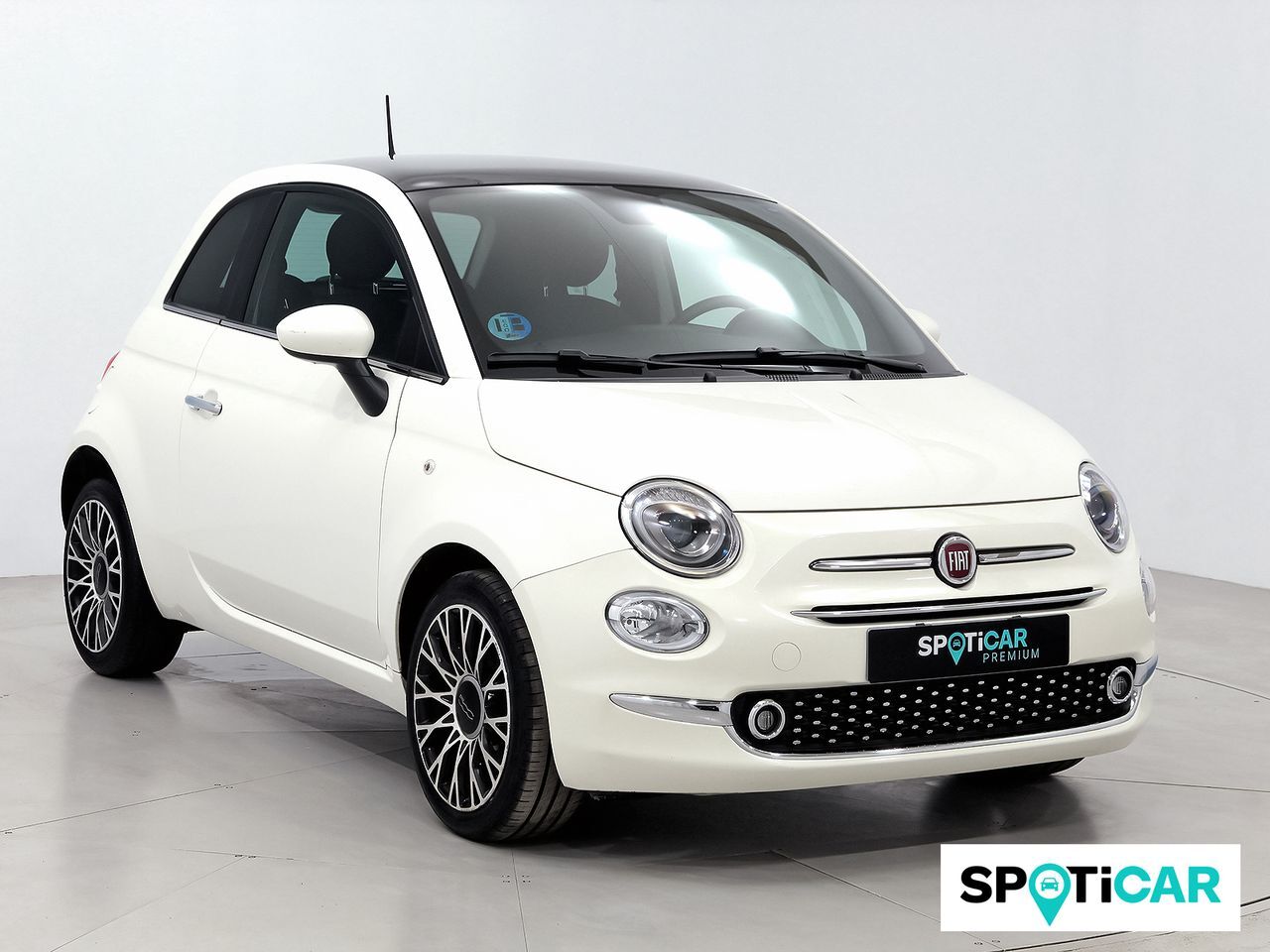 FIAT 500 (Dolcevita 1.0 Hybrid 51KW (70 CV)) en Barcelona