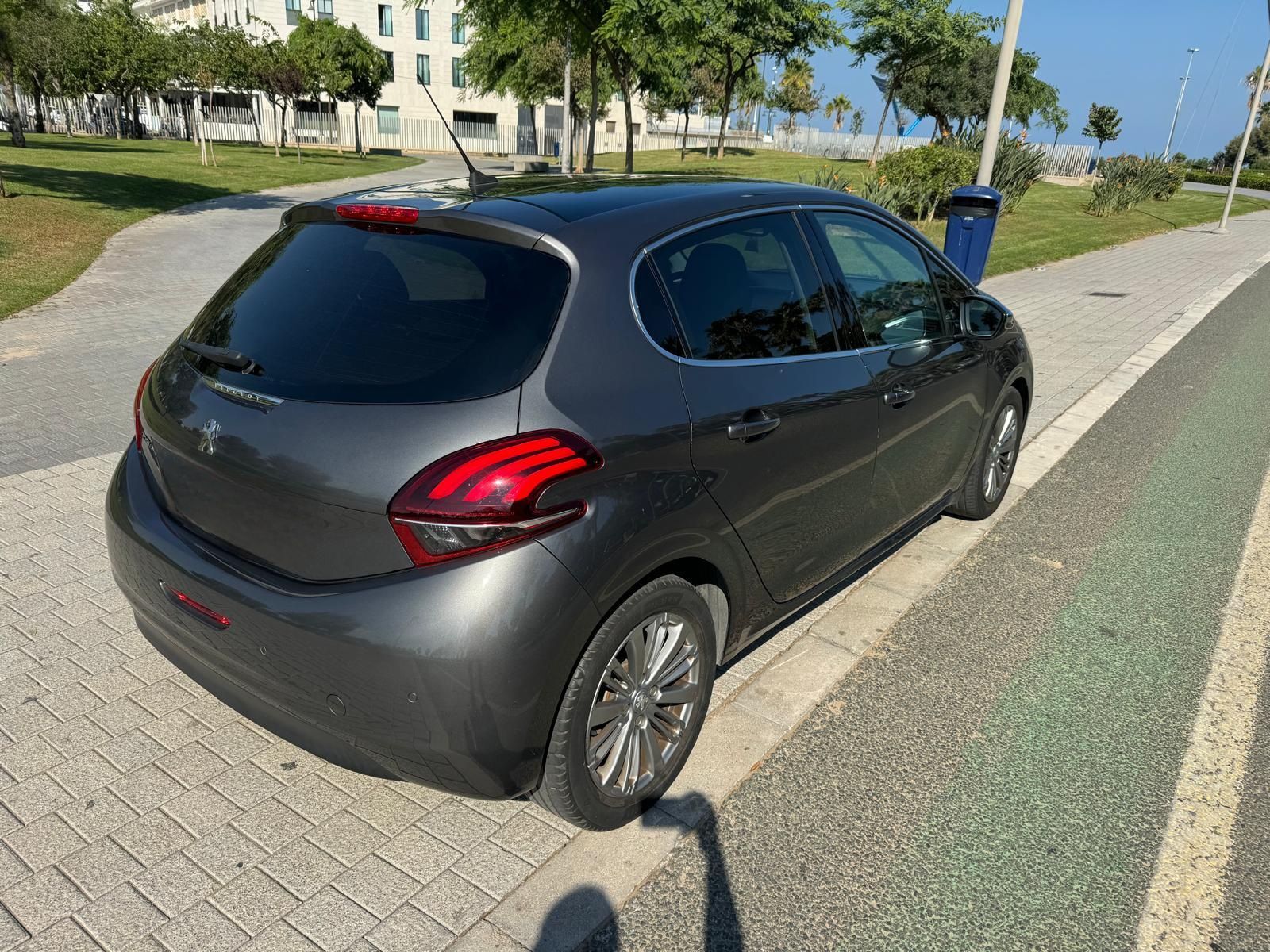 Foto del PEUGEOT 208 1.5BlueHDi S&S Signature 100