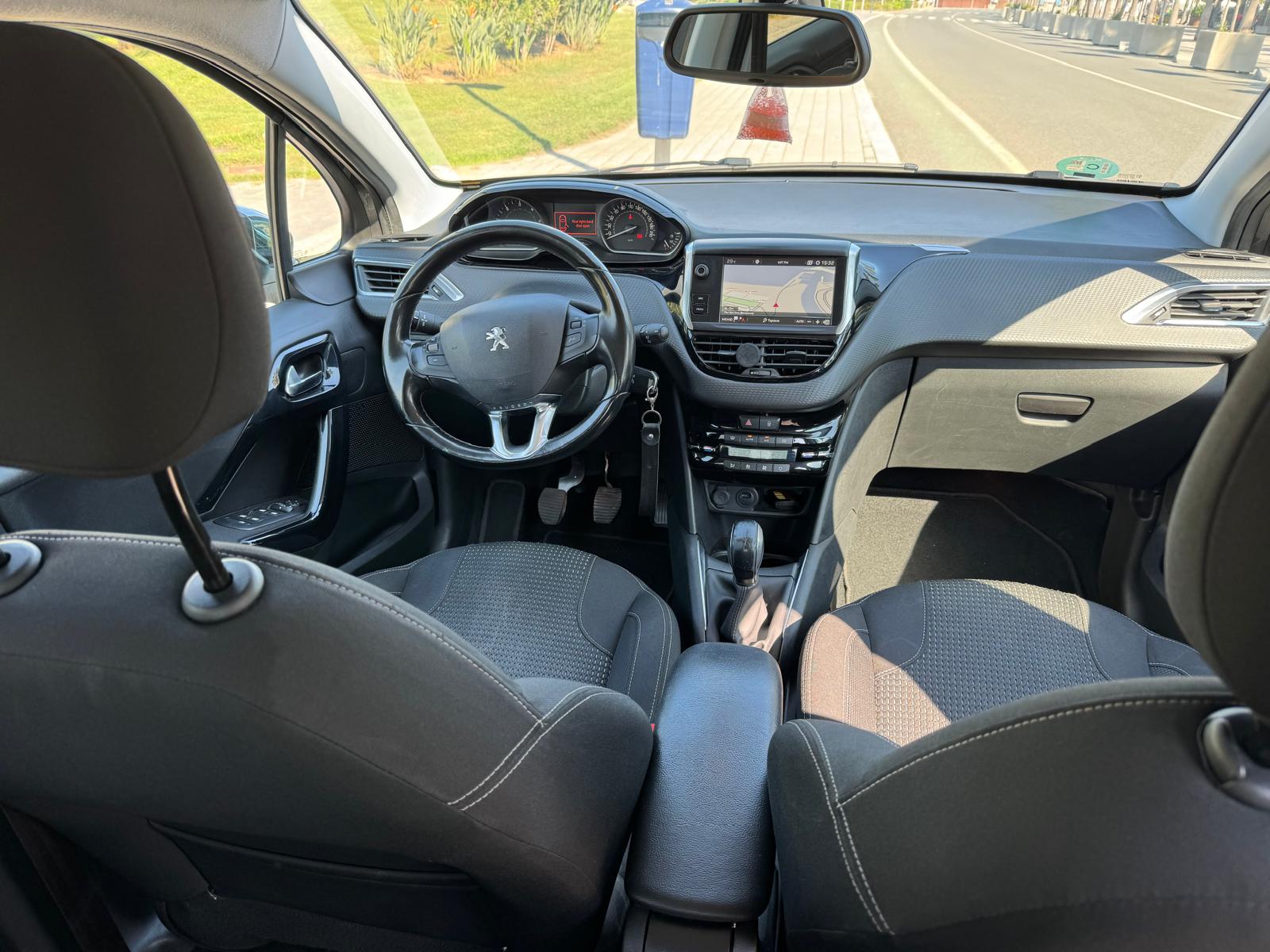 Foto del PEUGEOT 208 1.5BlueHDi S&S Signature 100