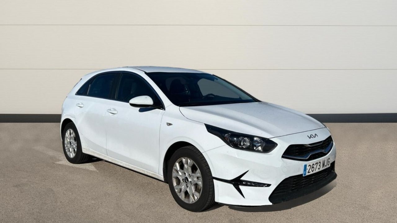 KIA Ceed (1.6 MHEV 100KW DRIVE 136 5P) en Madrid