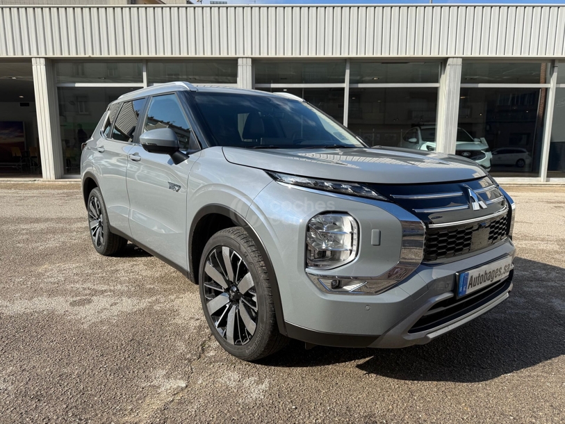 Foto del MITSUBISHI Outlander PHEV Kaiteki 4WD