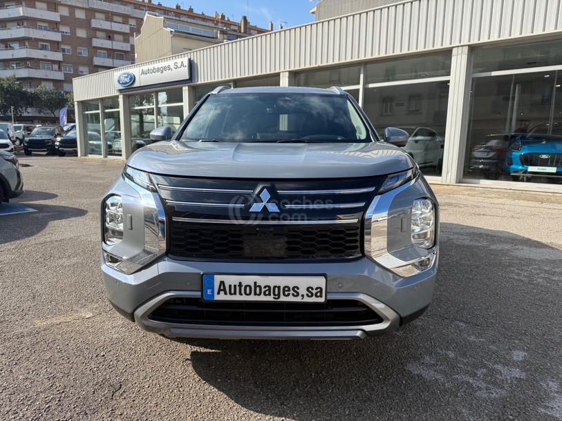 Foto del MITSUBISHI Outlander PHEV Kaiteki 4WD