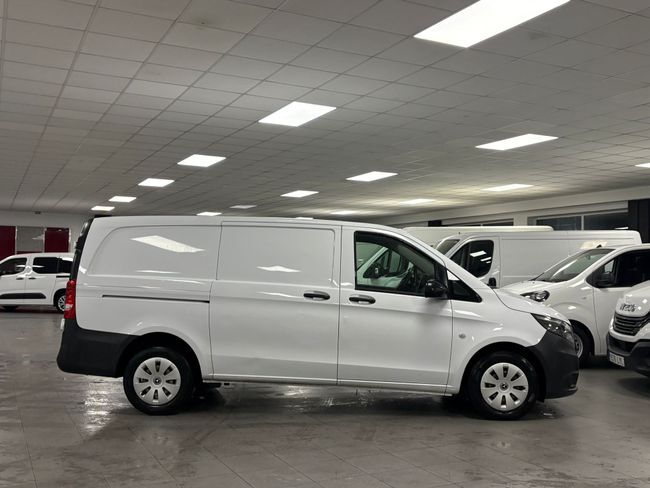 Foto del MERCEDES Vito Furgón 110CDI tD Base Larga
