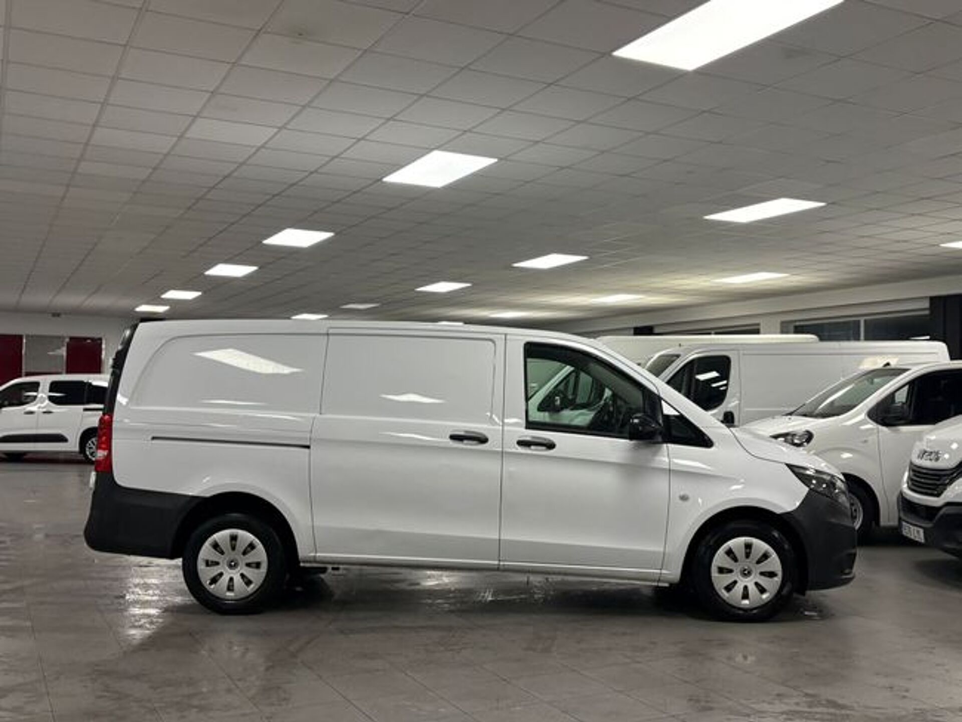 Imagen 2 de MERCEDES Vito