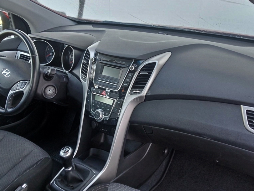 Foto del HYUNDAI i30 1.6 GDI BlueDrive Tecno