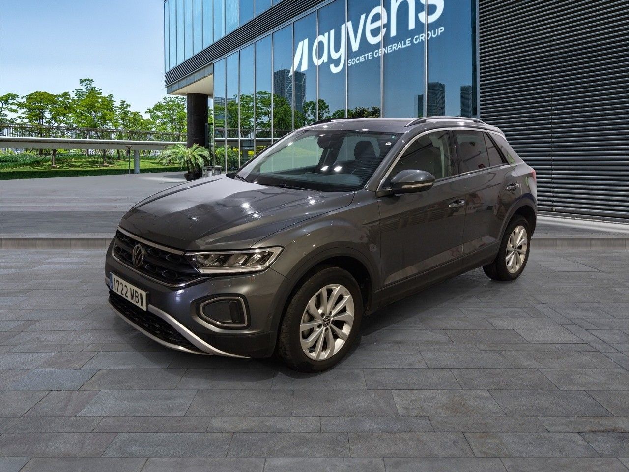 VOLKSWAGEN T-Roc (Life 2.0 TDI 85 kW (115 CV)) en Madrid