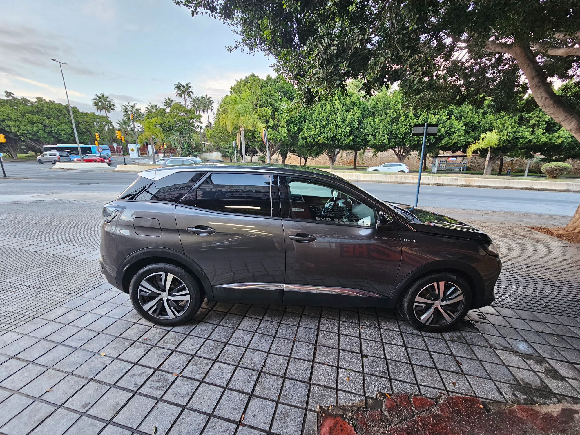 PEUGEOT 3008 (HYB PHEV 225 Allure e-EAT8) en Málaga