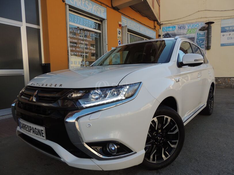 Foto del MITSUBISHI Outlander PHEV Kaiteki 4WD