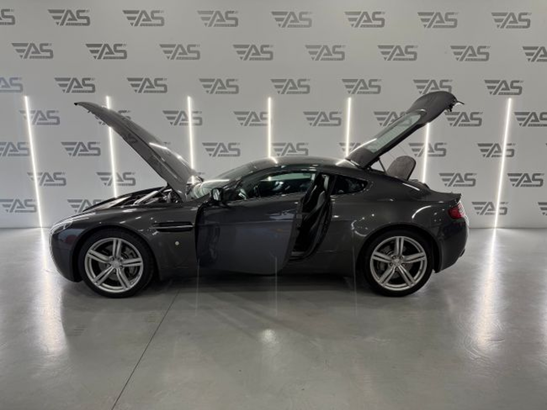 Imagen de ASTON MARTIN Vantage