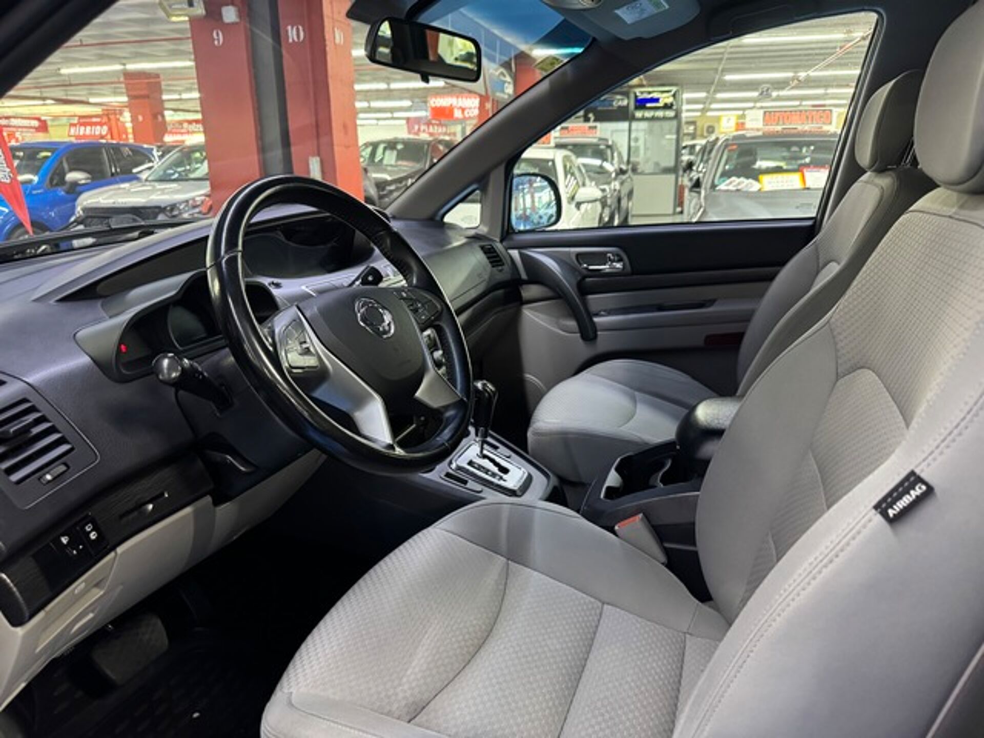 Imagen 2 de SSANGYONG KGM Rodius