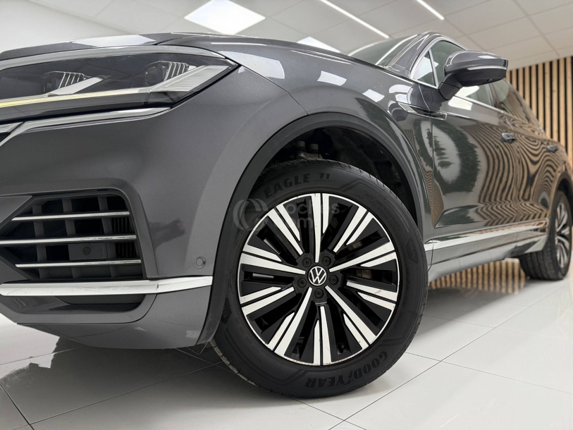 Foto del VOLKSWAGEN Touareg 3.0TSI V6 eHybrid Elegance 4Motion Tiptronic