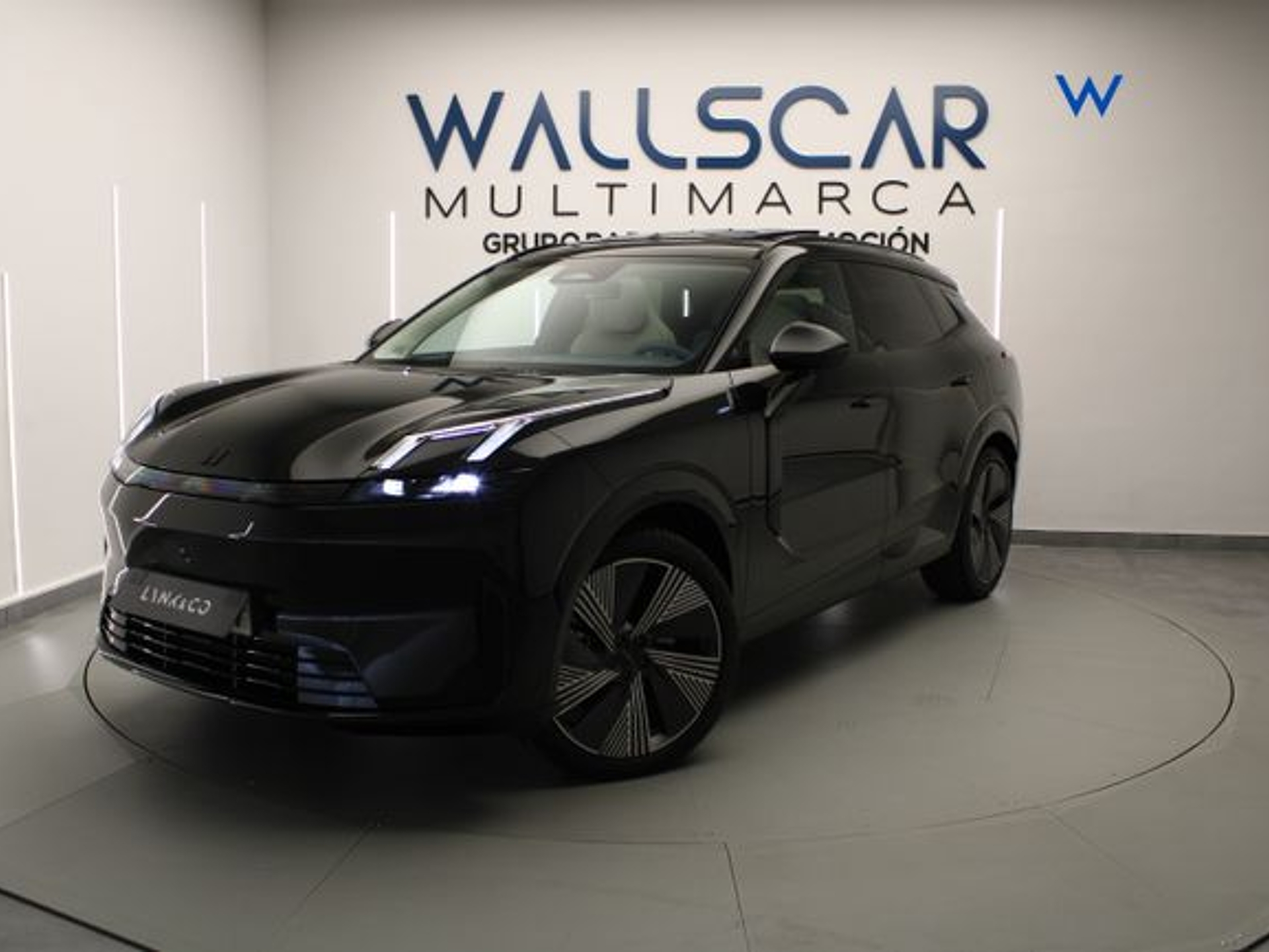 Imagen de LYNK & CO 08