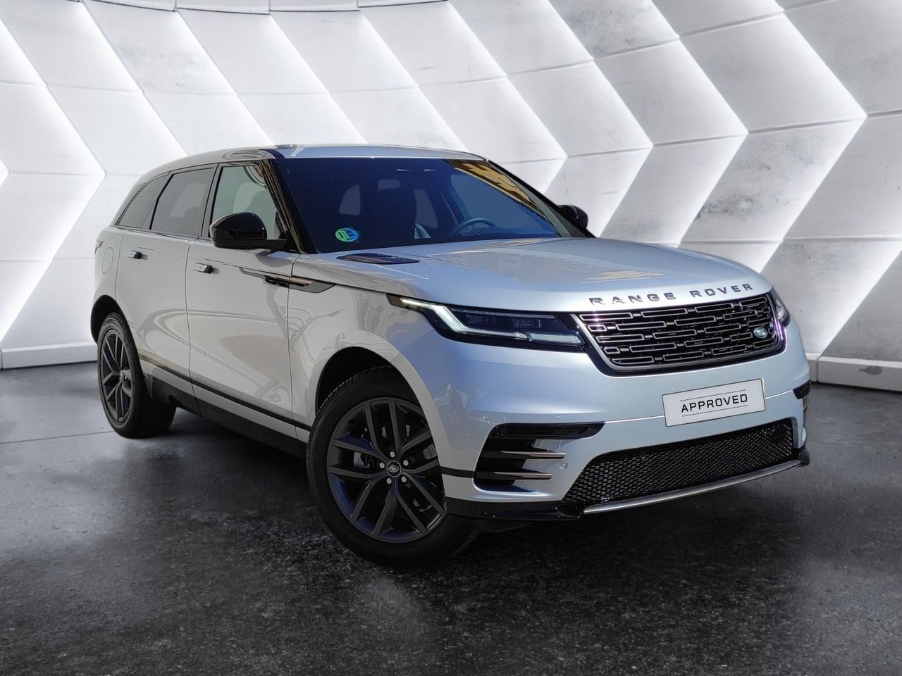 LAND ROVER Range Rover Velar (2.0D I4 150kW (204CV) S 4WD Auto) en Málaga