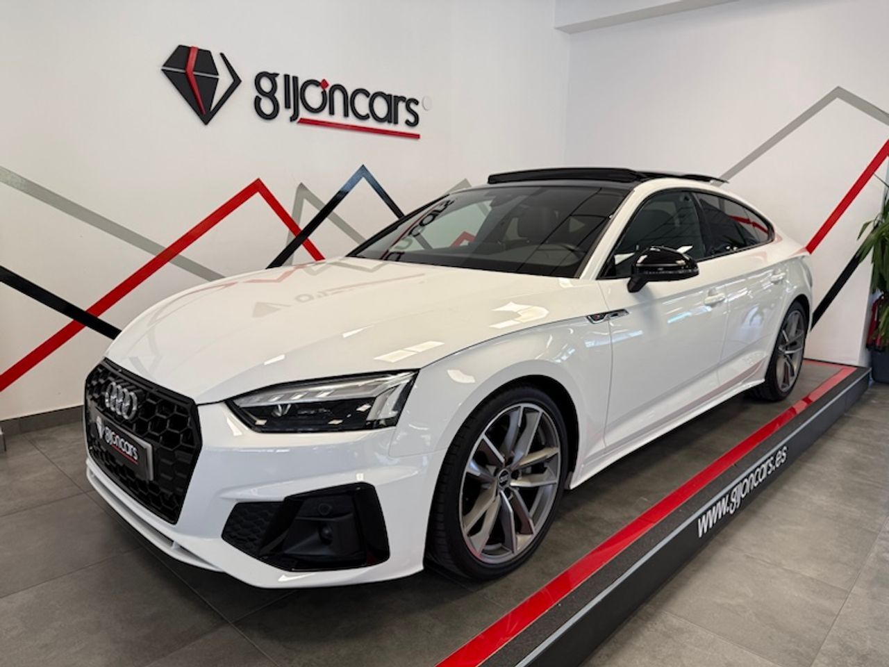 AUDI A5 (Black Line 40 TDI S tronic Sportback) en Asturias