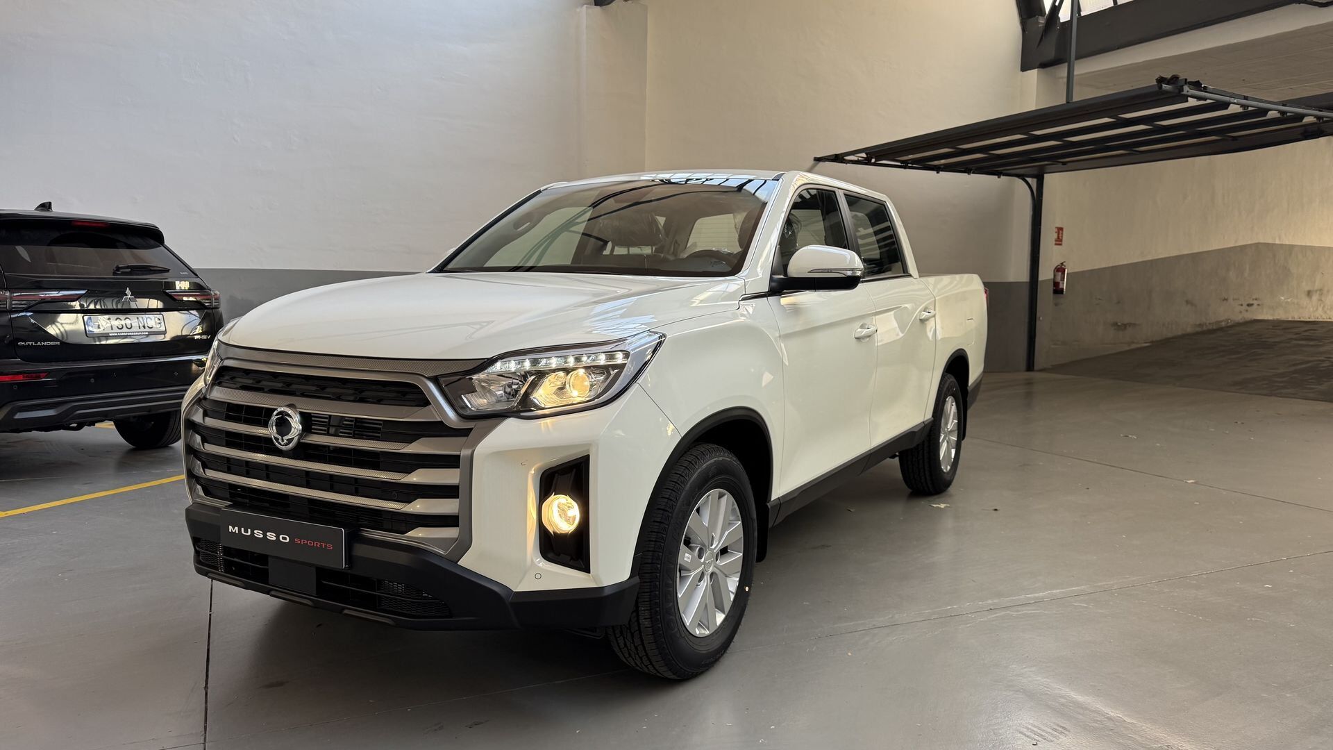 SSANGYONG KGM Musso Sports (Sports D22DTR 4x4 Pro GSR Auto) en Barcelona