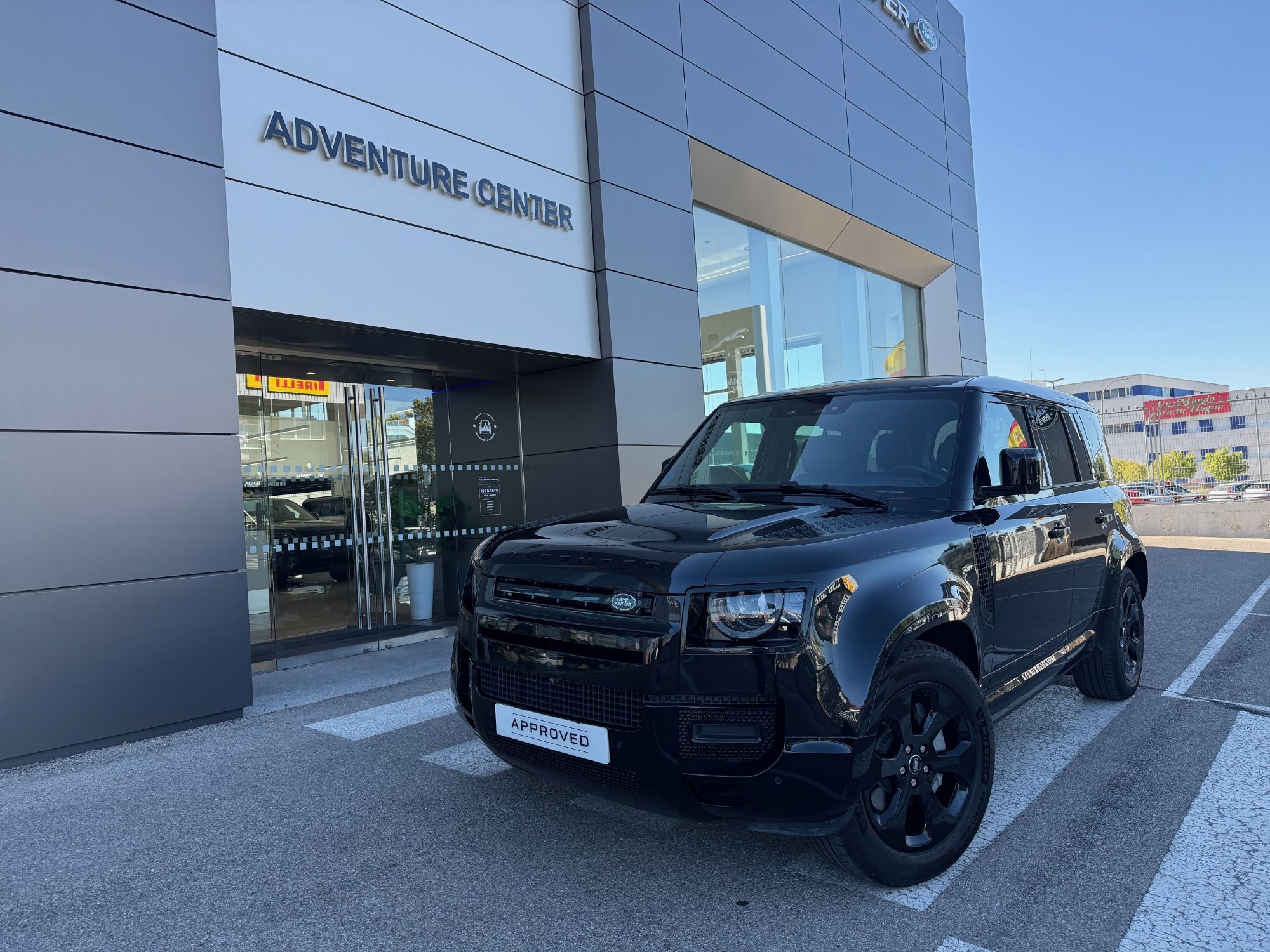 LAND ROVER Defender (110 2.0 Si4 PHEV X-Dynamic SE AWD Aut. 300) en Madrid