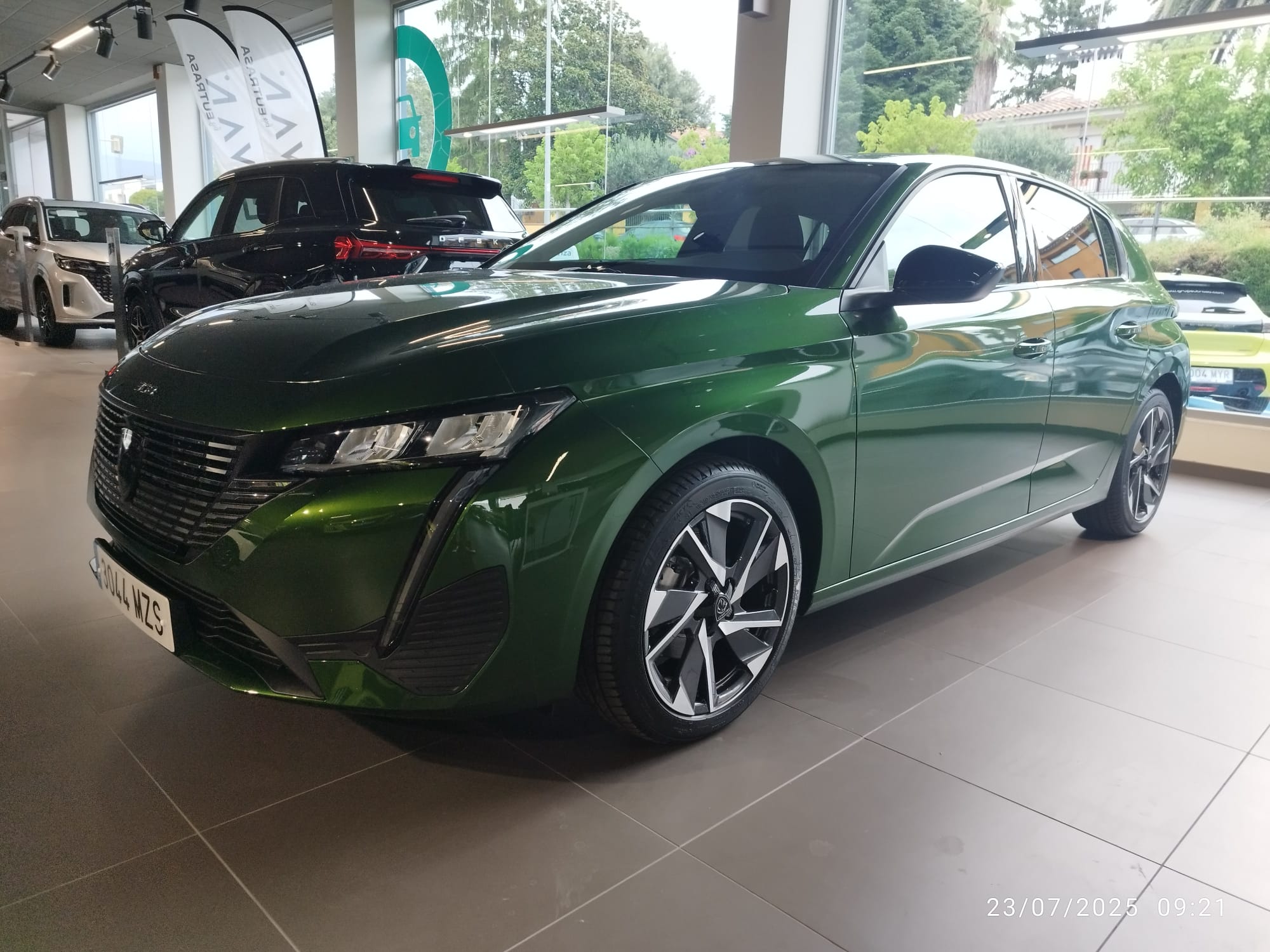 PEUGEOT 308 (5P Allure PureTech 130 S&S MAN) en Barcelona