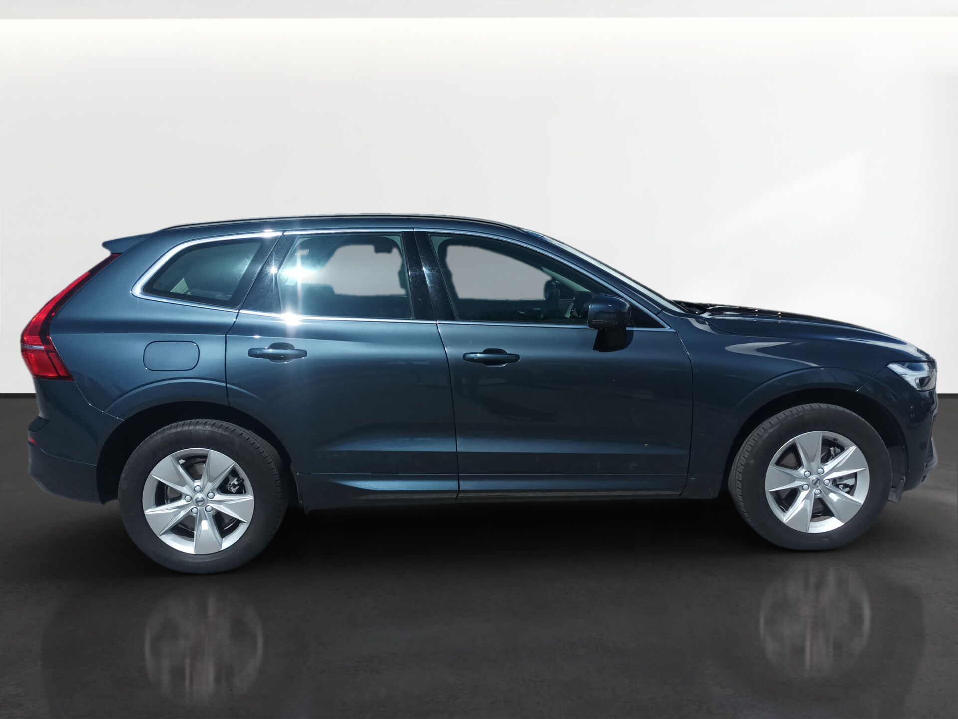Foto del VOLVO XC60 B4 Momentum Pro FWD Aut.