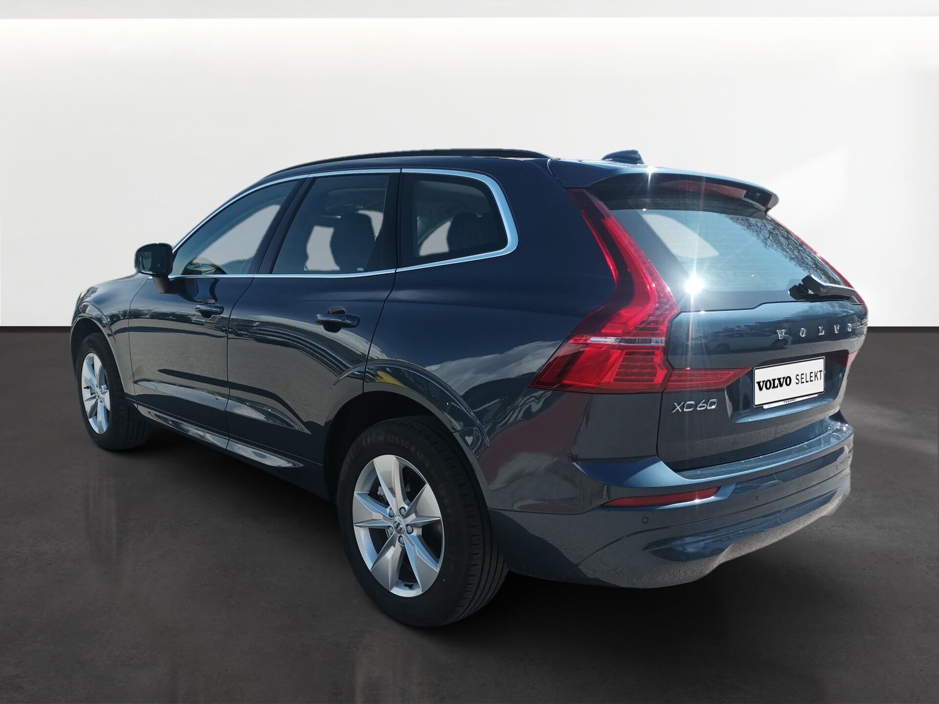 Foto del VOLVO XC60 B4 Momentum Pro FWD Aut.
