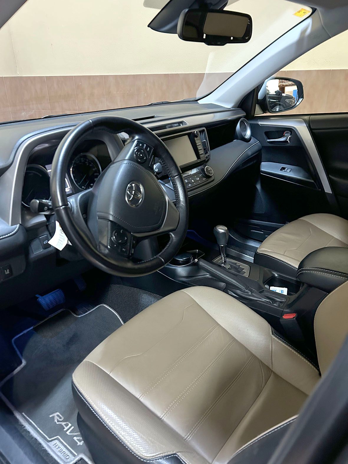 Foto del TOYOTA RAV-4 2.5 hybrid 2WD Advance