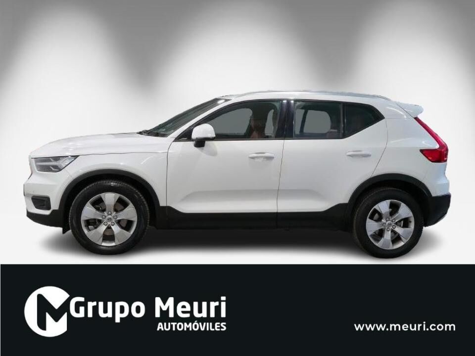 Foto del VOLVO XC40 D4 Momentum AWD Aut.
