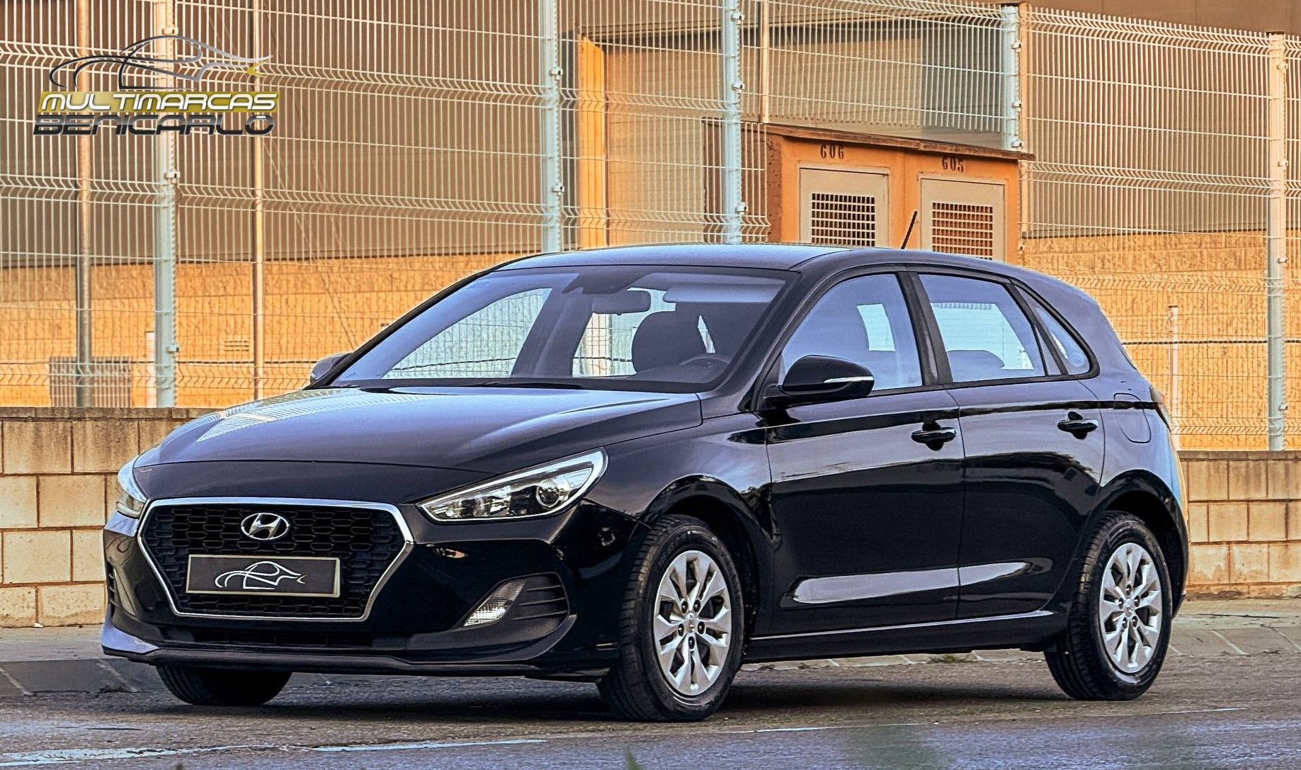 HYUNDAI i30 (1.6CRDi Essence 95) en Castellón