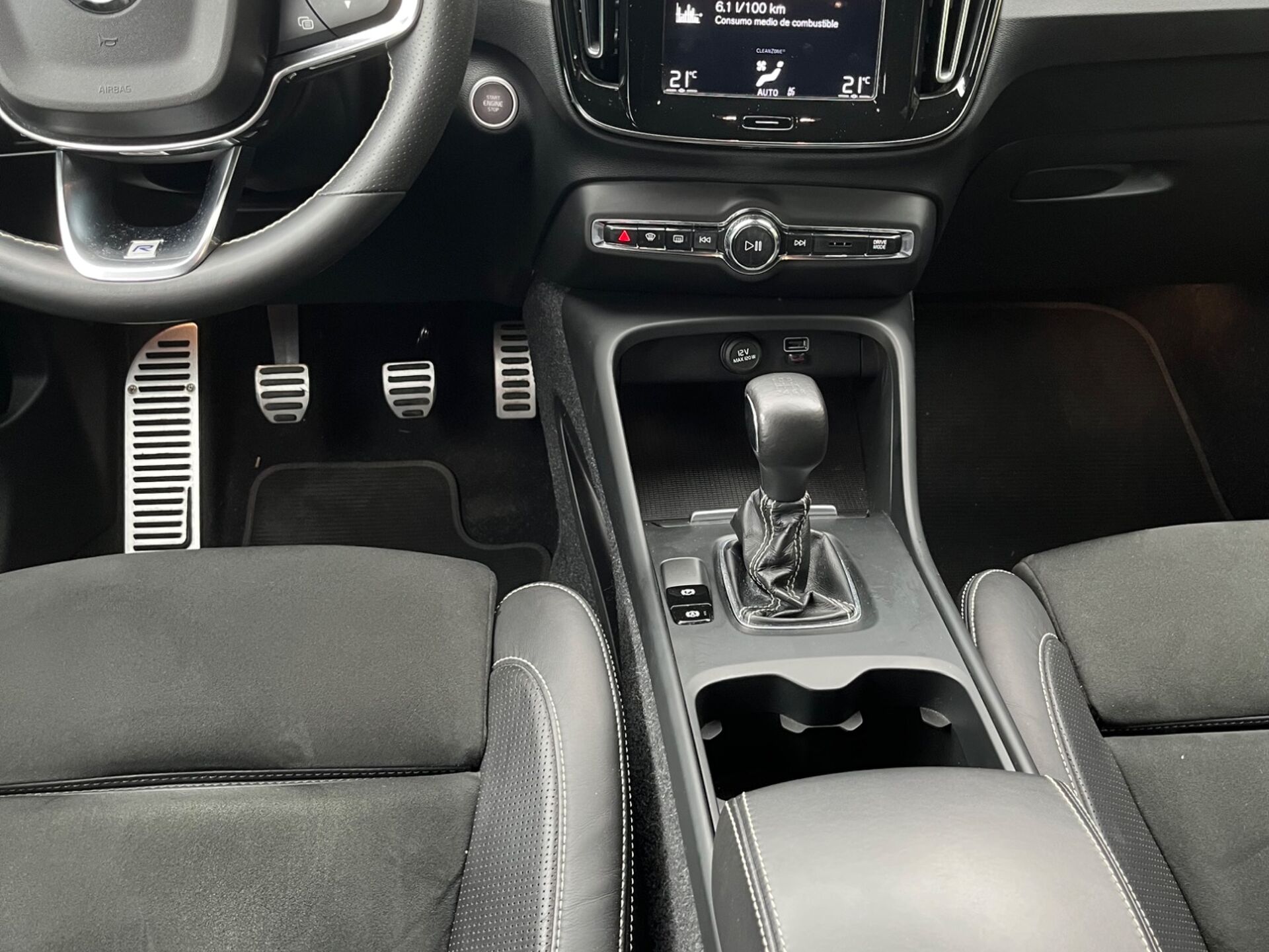 Imagen 3 de VOLVO XC40