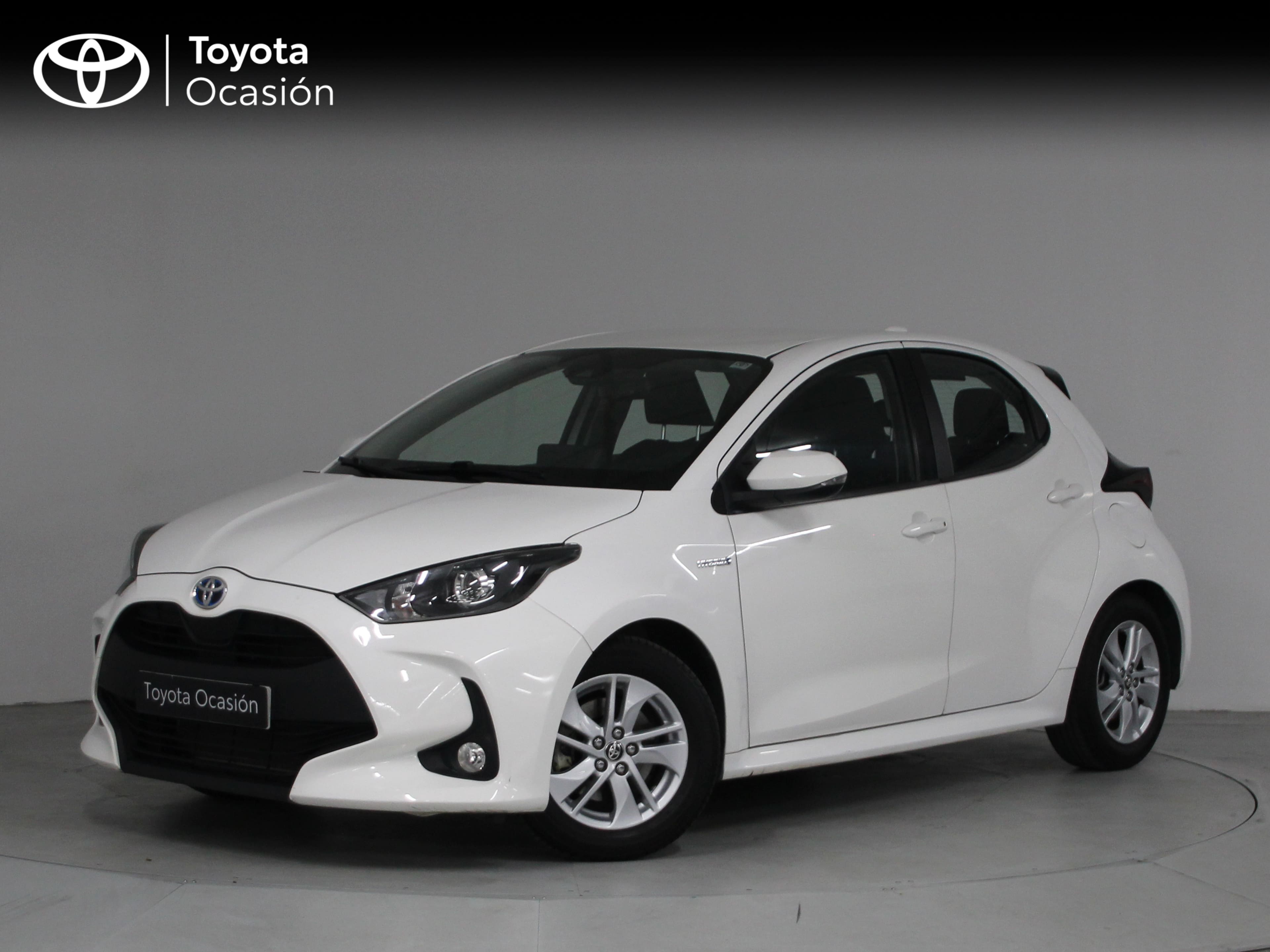 TOYOTA Yaris (1.5 120H Business Plus) en Barcelona