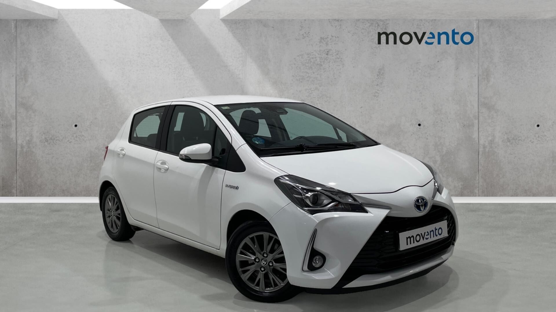 TOYOTA Yaris (1.5 100H Active 74 kW (100 CV)) en Barcelona