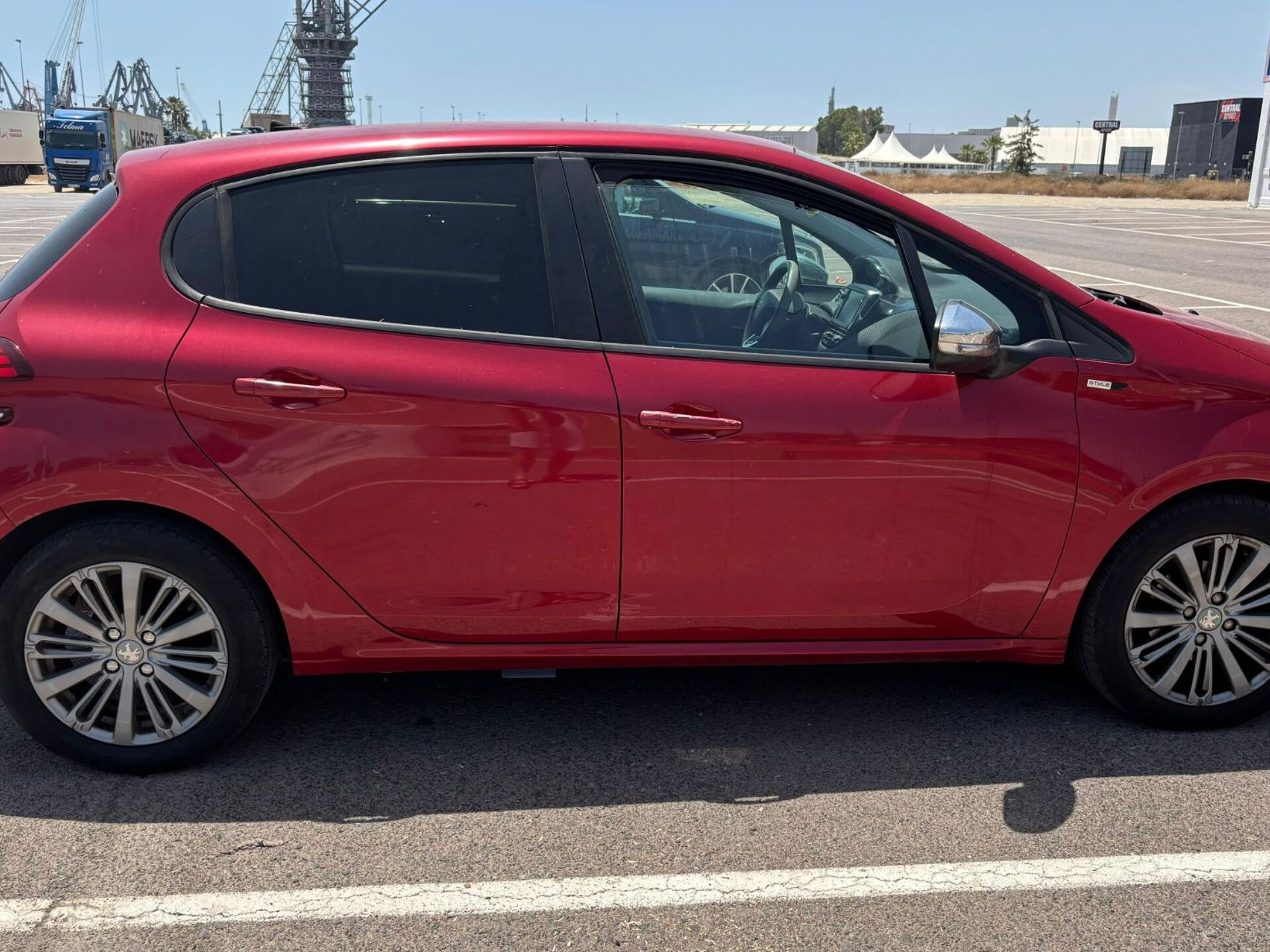 Imagen 3 de PEUGEOT 208